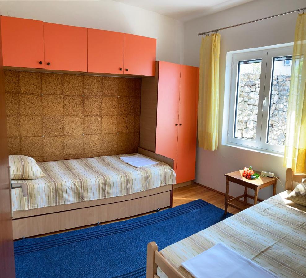 Apartman Carmak 울친 외부 사진